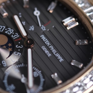 Patek Philippe Nautilus  5724R-001