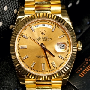 Rolex Day-date Gold 40mm 228238